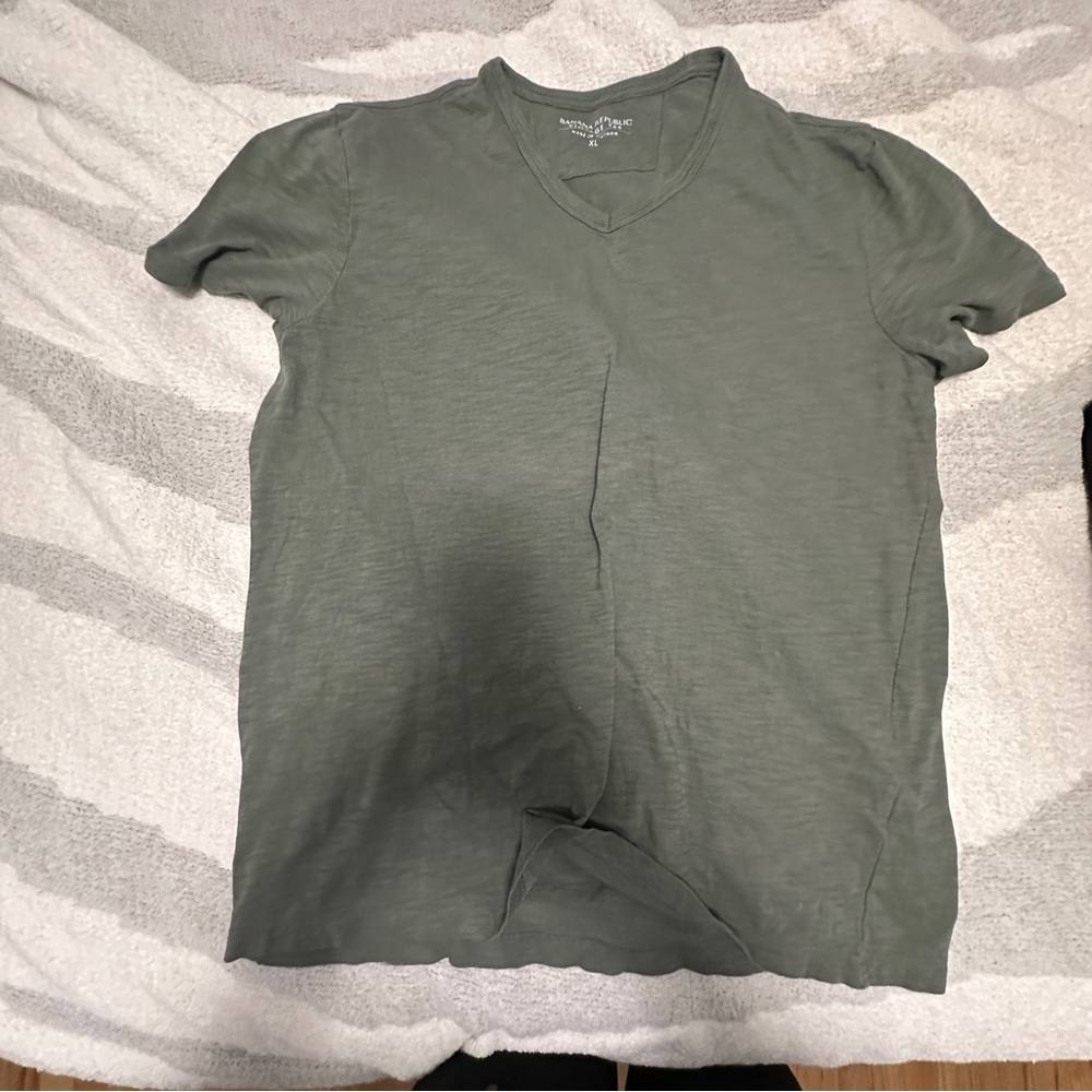 🆕 Banana Republic Tee